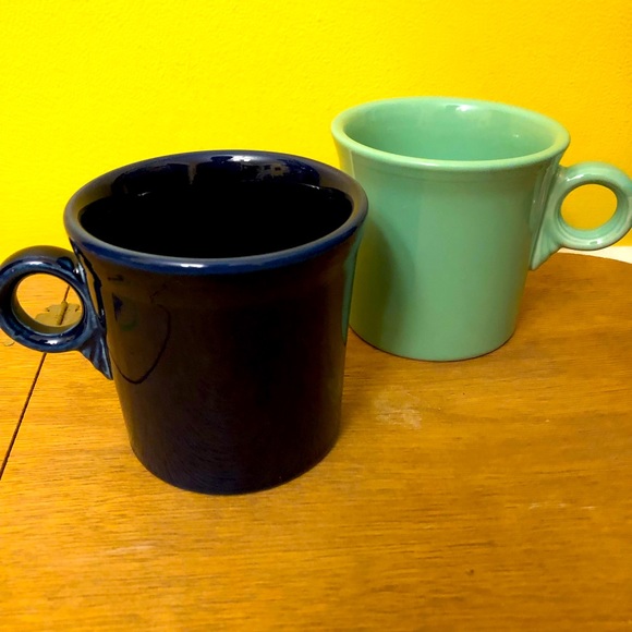 2 vintage Fiestaware mugs - Picture 2 of 4